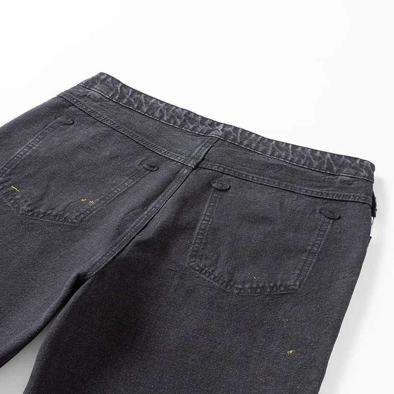 P260 💰 (top version) chrome hearts ss25 black leather Sanskrit fine jeans. Styles with different washed textures, very friendly to people with thin legs and thick legs. The slightly flared version is very flattering to the leg shape. The moderate length is timeless and easy to match. It is the basis of various styles. It is a must-have in the wardrobe! The fabric is stiff but also makes the upper body soft without losing texture. The washing process is even more perfect. It is a must-have item for everyone! ! !   Color: black Size: 30-32-34-36 30 32 34 36 Waist circumference 80 85 90 95 Sitting circumference 105 130 115 120 Foot opening 46 47 48 49 External length 102 103 104 105